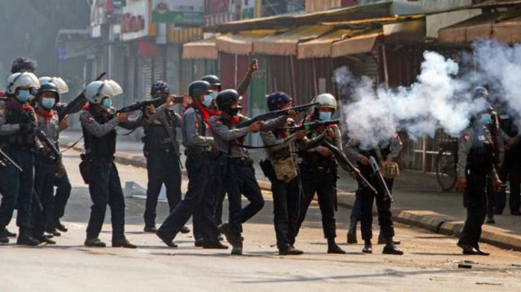  Video: Al menos seis muertos durante protestas en Birmania 