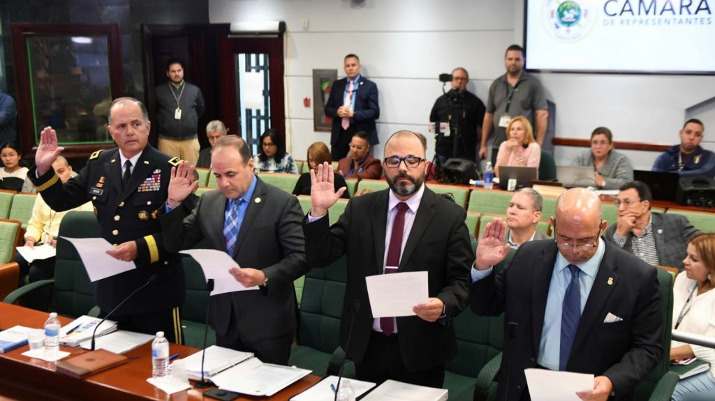  Sientan en banquillo testimonial a funcionarios p&uacute;blicos al iniciar pesquisa sobre almac&eacute;n de suministros en Ponce 