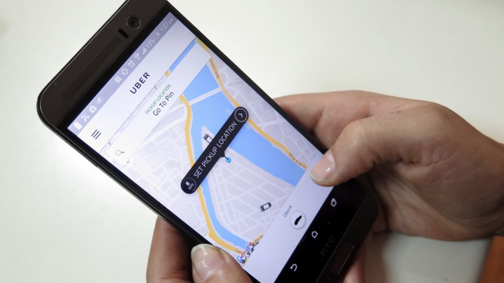  Uber lanza "confort", que permite al pasajero viajar sin tener que conversar 