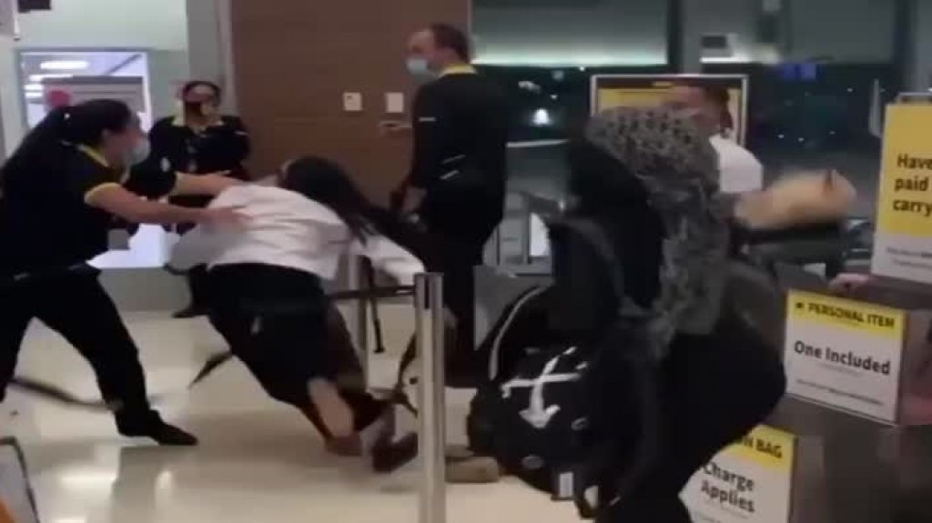  Video: Pasajeras agreden a empleadas en aeropuerto de Florida por que se retras&oacute; el vuelo 