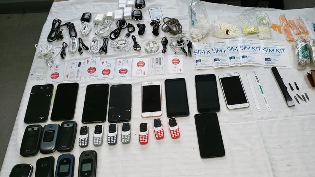  Fotos: Ocupan droga, cigarrillos y celulares &ldquo;a mont&oacute;n por chavo&rdquo; en c&aacute;rcel de Bayam&oacute;n 