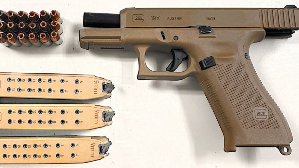  Estaba &ldquo;Guapo&rdquo; con un guardia de seguridad en Bayam&oacute;n, termino arrestado y le ocuparon un arma 