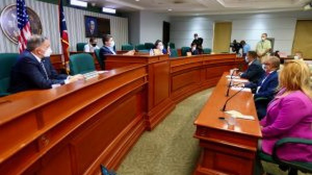  Bajo lupa de comisi&oacute;n de la C&aacute;mara manejo de Educaci&oacute;n con la Escuela Jos&eacute; Juli&aacute;n Acosta, donde sacaron a la directora 