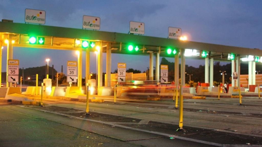  Presenta proyecto para que solo se cobre por una infracci&oacute;n al d&iacute;a en los peajes 