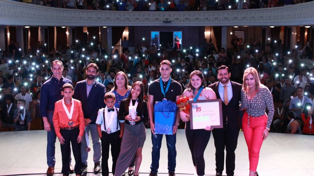  Inicia el Mes de la Juventud reconociendo el &eacute;xito de cientos de j&oacute;venes de Vivienda P&uacute;blica 