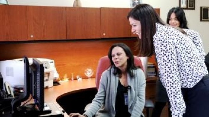 Presidenta del Tribunal Supremo supervisa personalmente la operaciÃ³n del mÃ³dulo de notificaciÃ³n electrÃ³nica en los Tribunales