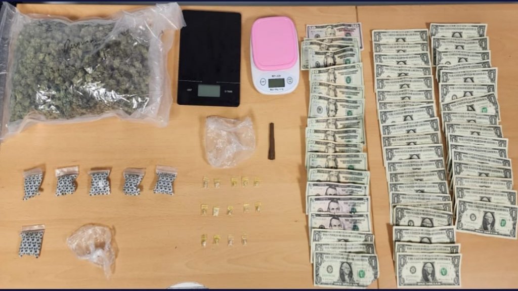  Arrestan a dos personas con una libra de marihuana en Pe&ntilde;uelas 