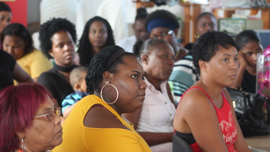  Sigue el tranque entre el DE y comunidad de Lo&iacute;za por escuela 