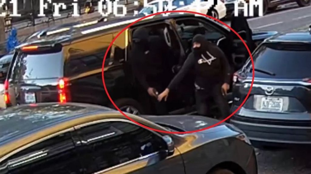  Video del momento en que v&iacute;ctima escapa de asaltantes 