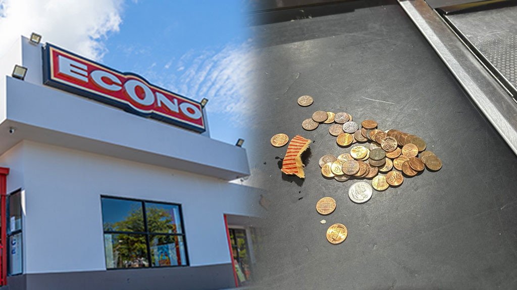  Denuncian con un video cómo alegadamente supermercado Econo no permite pagar con monedas 