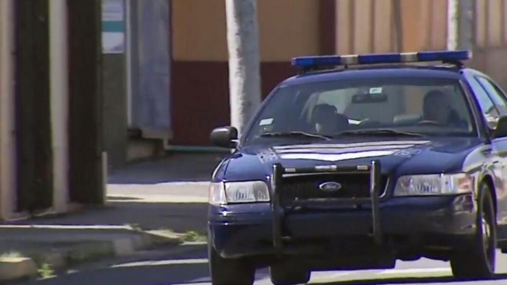  Roban veh&iacute;culo en Salinas 