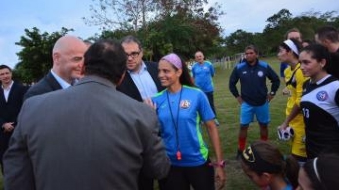 Marca presidente de la FIFA momento impresionante para el fÃºtbol local