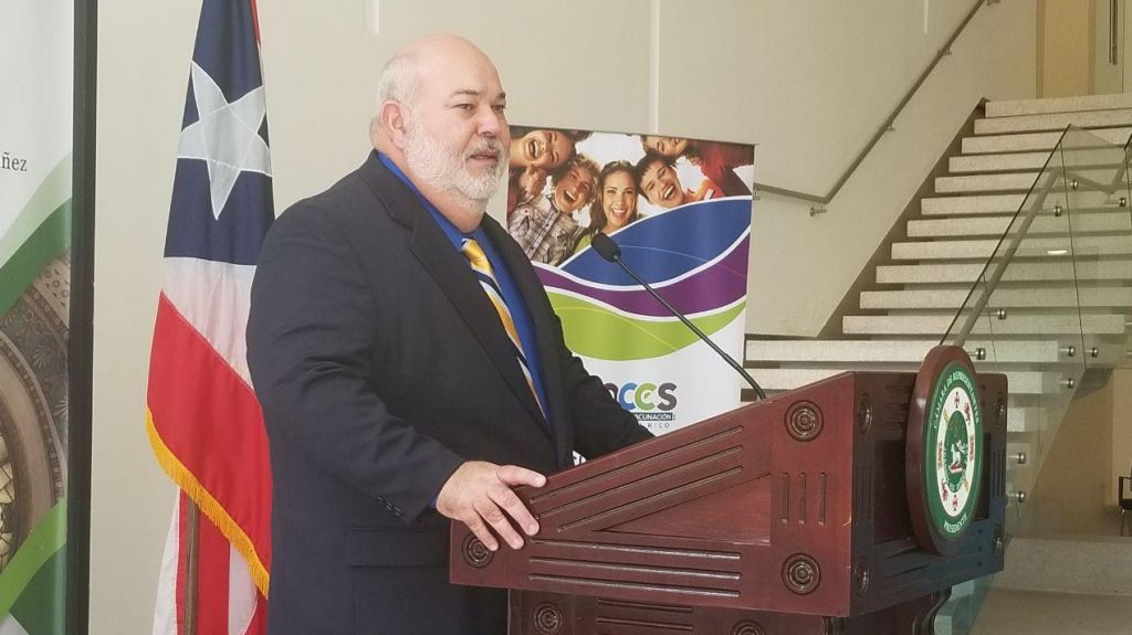  Presidente de la C&aacute;mara de Representantes inaugura exhibici&oacute;n de arte fotogr&aacute;fico a favor de la vacunaci&oacute;n en Puerto Rico 