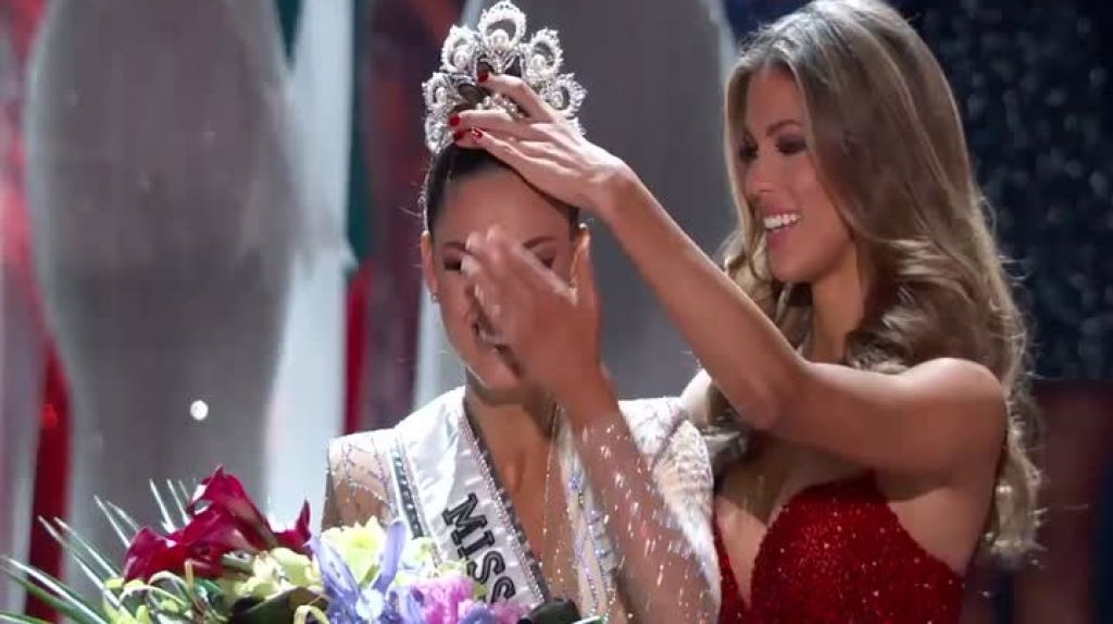 Video: Momento en que corona la nueva Miss Universe 2017 