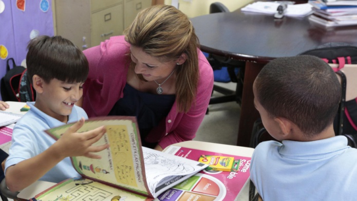 Estudiantes de Jayuya protagonizan alegrÃ­a en presentaciÃ³n de Proyectos de Vida