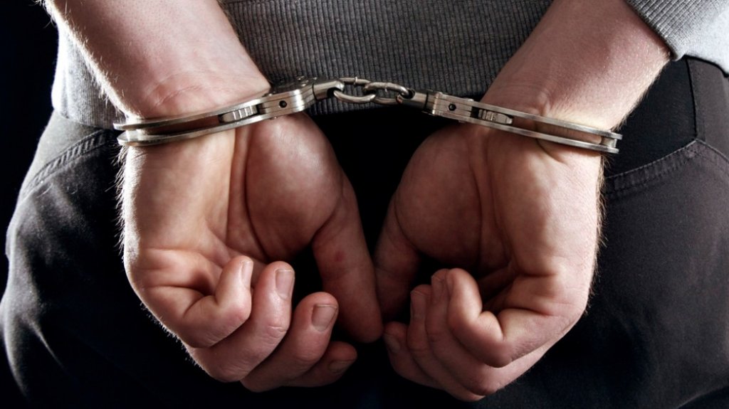  Arrestan en pleno escalamiento residencial a sujeto de 49 a&ntilde;os en Ponce 