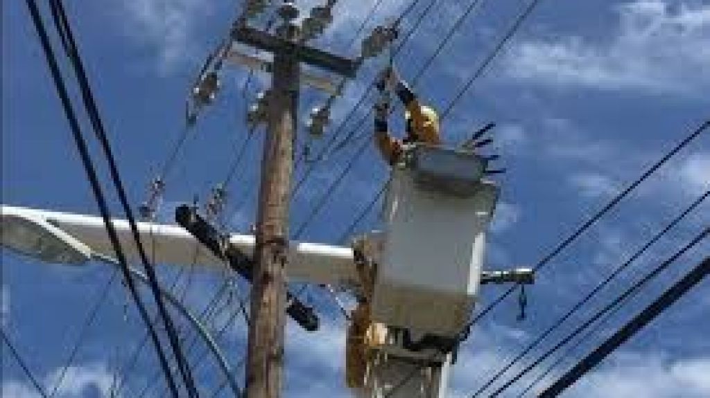  Escuche audio: Director AEE dice el sistema aguanta un hurac&aacute;n 