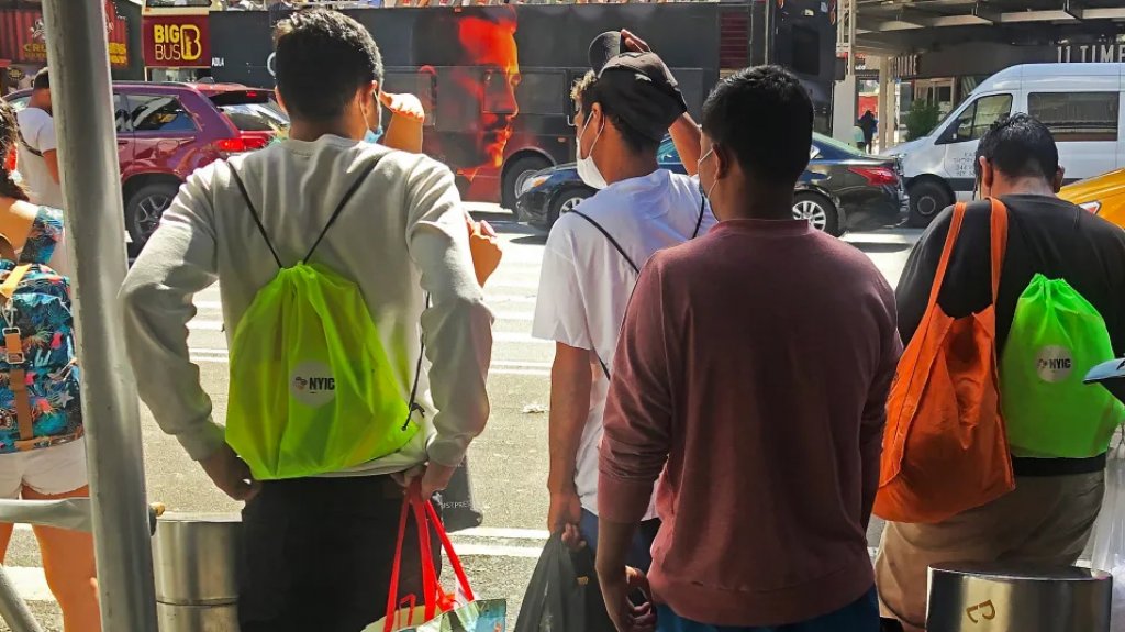  Eliminan la palabra “extranjero“ por “no ciudadano“ de EE.UU. en las leyes de Nueva York 