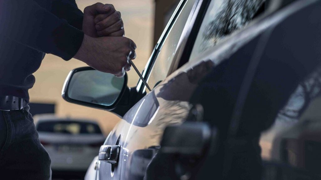  Menores evadidos de se roban veh&iacute;culo en Carolina 
