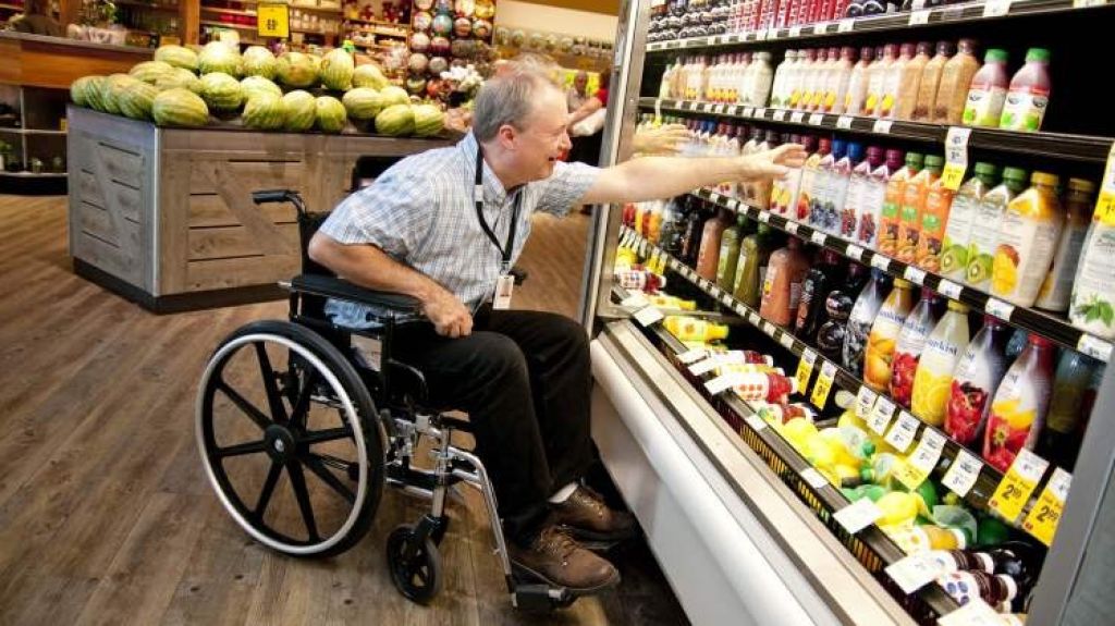  Comercios no pueden limitar entrada a personas con impedimentos ni de su acompa&ntilde;ante 