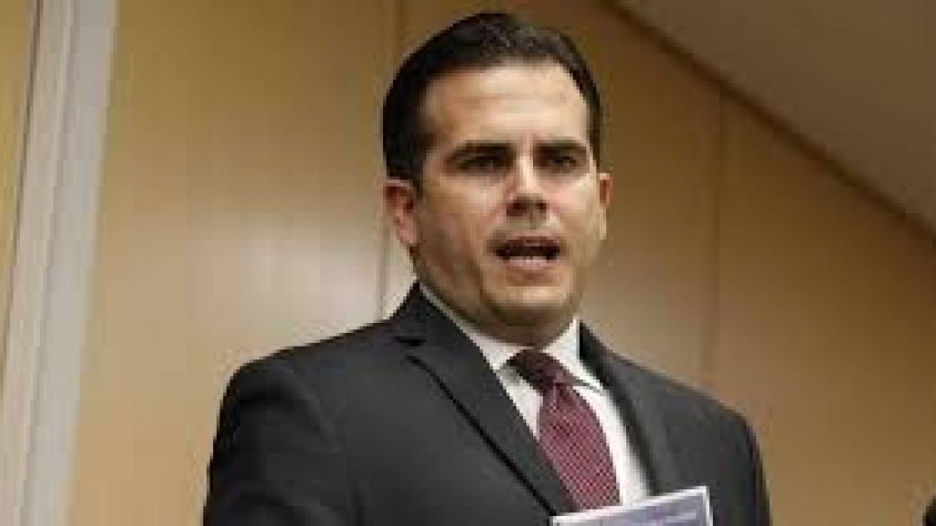  Gobernador exhorta a comerciantes a solicitar beneficio para patronos antes del 31 de diciembre 