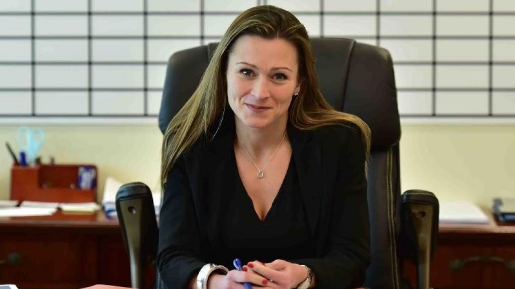  Julia Keleher rechaza que su sustituto se convierta en su marioneta 