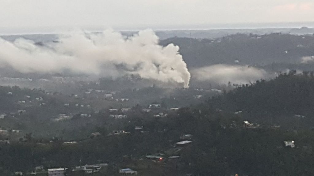    Video: Desalojan escuelas de Trujillo Alto y Carolina por incendio de material vegetativo 