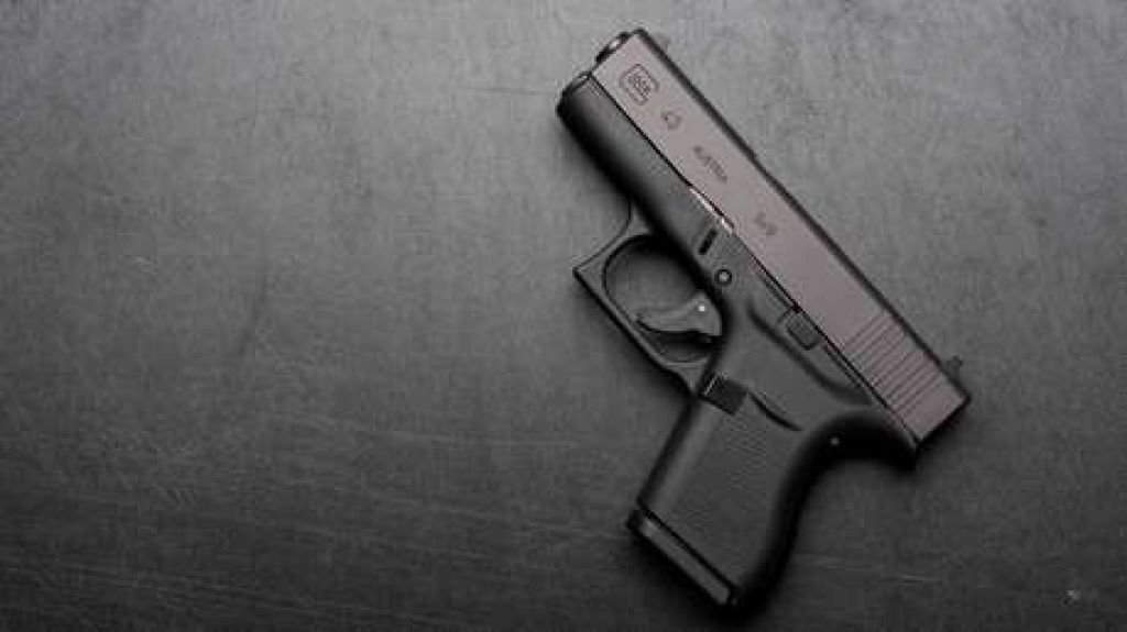 Investigan robo de armas en escalamientos en San Juan 