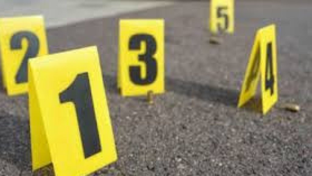  Asesinan de varios disparos en Toa Alta a un hombre que ten&iacute;a Camisa &ldquo;Jordan, tenis y camisa Nike&ldquo; 