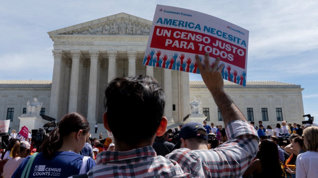  Trump abre nueva pol&eacute;mica al ordenar excluir a indocumentados de censo 