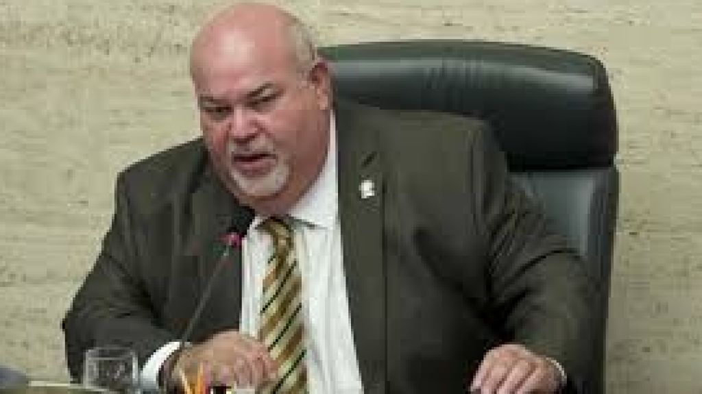  &lsquo;Johnny&rsquo; M&eacute;ndez junto a mujeres del PNP empiezan campa&ntilde;a contra la violencia domestica 