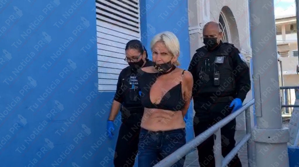  Video: Arrestan una &ldquo;Gringa&rdquo; que agredi&oacute; un polic&iacute;a municipal de San Juan 