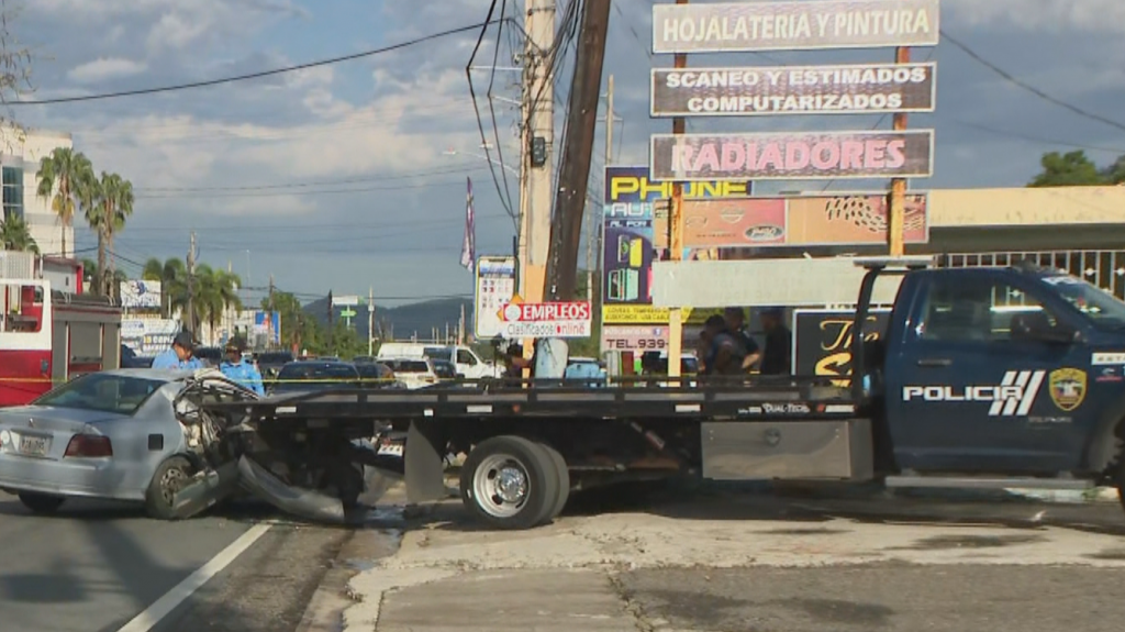  Video: Muere mujer en accidente de tr&aacute;nsito con una gr&uacute;a de la polic&iacute;a en Barceloneta 