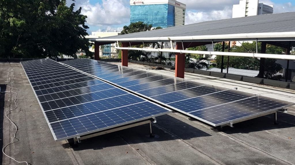  Escuela Montessori V&iacute;ctor Par&eacute;s inicia nuevo semestre con paneles solares y sistema de bater&iacute;a 