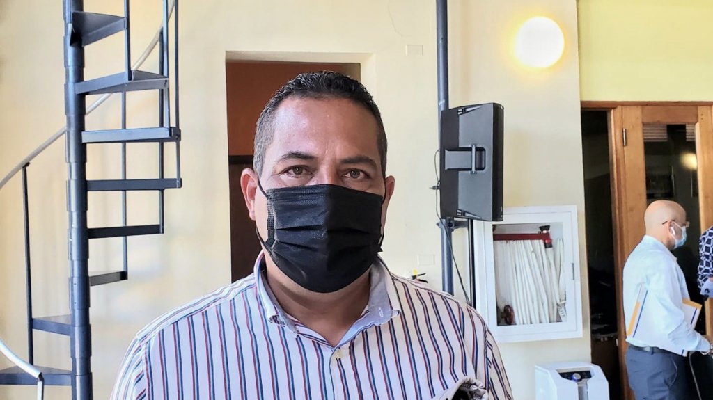  Alcalde de Humacao no descarta despedir empleados municipales por salida de Microsoft 