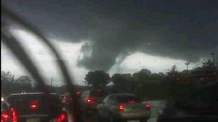 Emiten aviso de tornado para la zona metro