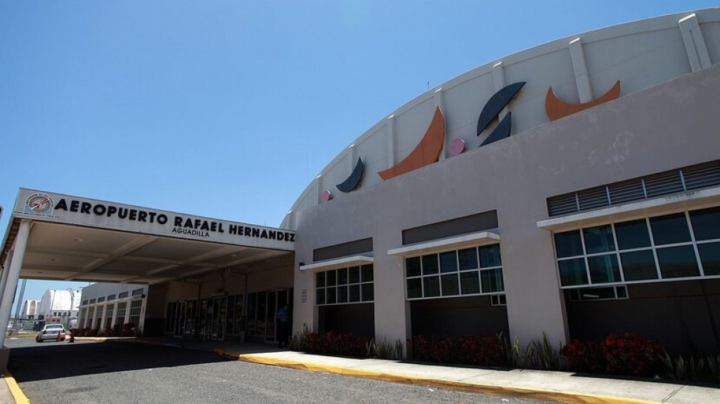  Atacan a agente en el Aeropuerto Internacional Rafael Hern&aacute;ndez 