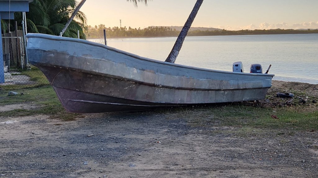  Fotos: Polic&iacute;a arresta 12 inmigrantes que llegaron a las costas de Aguadilla 