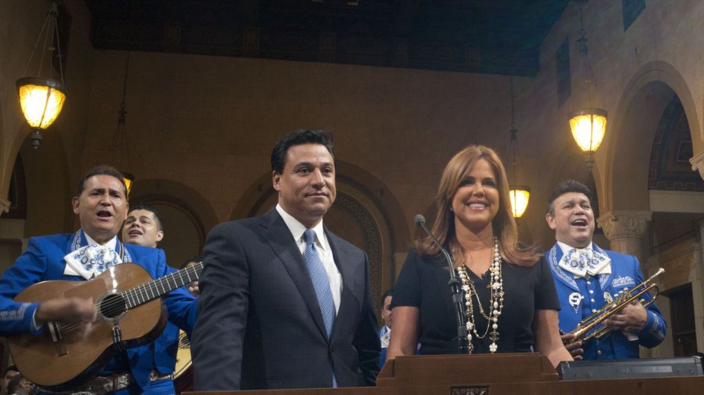  Piden a concejal de Los &Aacute;ngeles no asistir a juntas durante pesquisa de FBI 