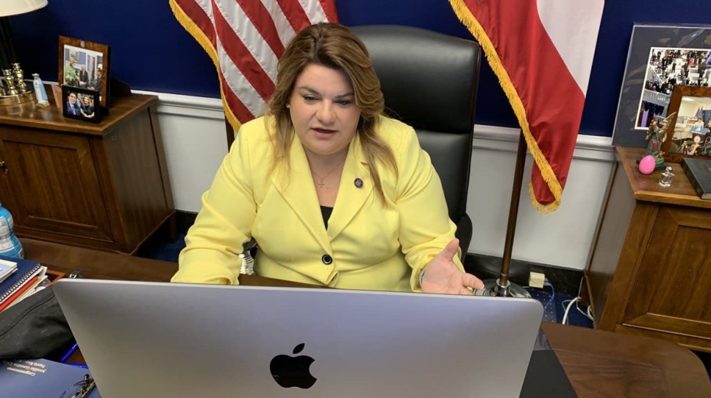  Comisionada residente se re&uacute;ne con los representantes del sistema de salud v 