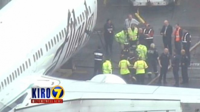 AviÃ³n aterriza de emergencia por trabajador atrapado en el compartimento de equipajes