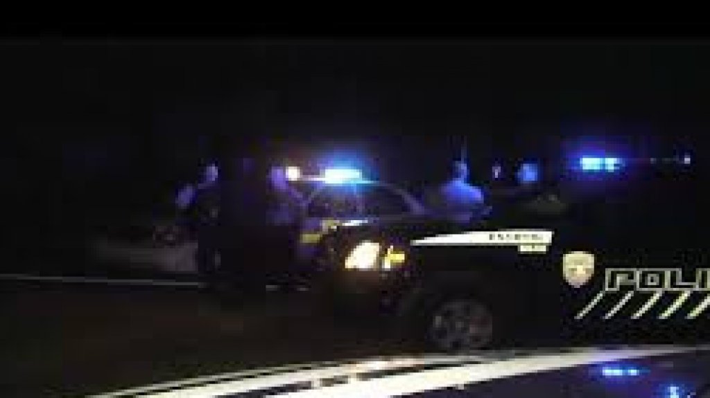  Asesinan a una persona en sabana Grande y luego le prenden fuego dentro de un auto 