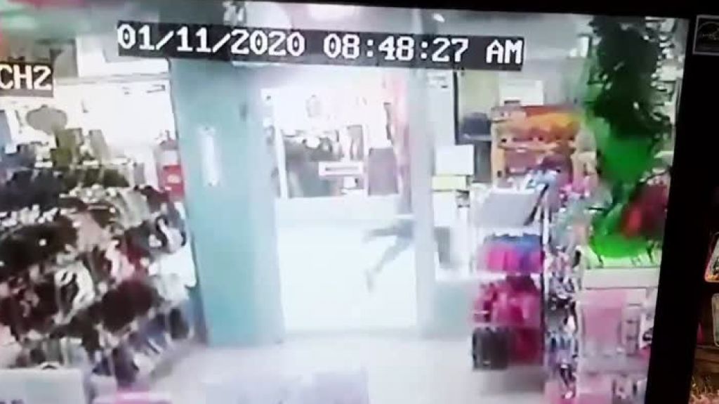  Video muestra el &ldquo;Corre, corre&rdquo; y desespero que se vivi&oacute; en centro comercial de Lares 