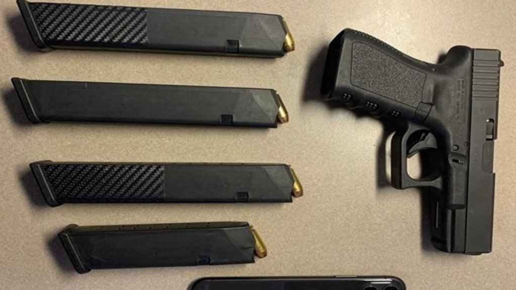  Ocupan una pistola autom&aacute;tica y un BMW durante persecuci&oacute;n en Ponce 