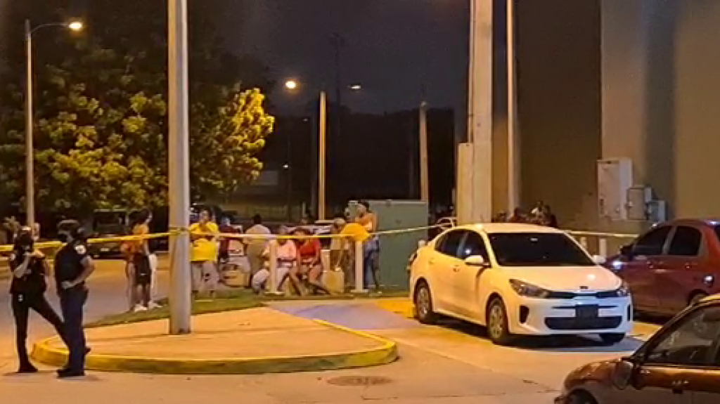  Video: Identifican a los dos hombres muertos y dos mujeres heridas durante tiroteo anoche en Carolina 