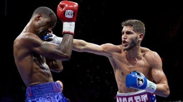 Familia de Prichard ColÃ³n, quien sufriÃ³ derrame cerebral, asegura que el pugilista mueve los labios y la cabeza 