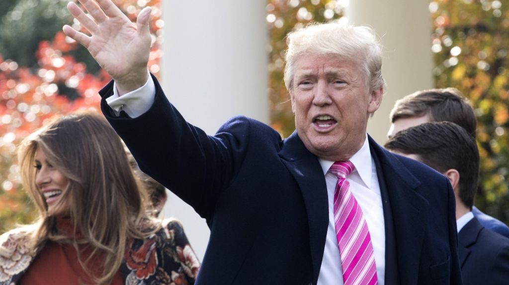 Trump: "He liderado la carga contra el asalto a la frase "Feliz Navidad"