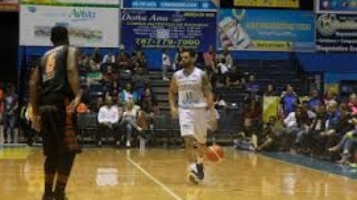 Cariduros reaccionaron sobre el final para superar a los Vaqueros