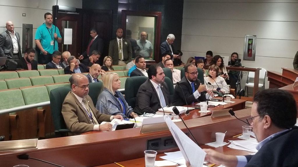  Escuche audio: Ausente Higgins, tercero de vista sobre privatizaci&oacute;n AEE 