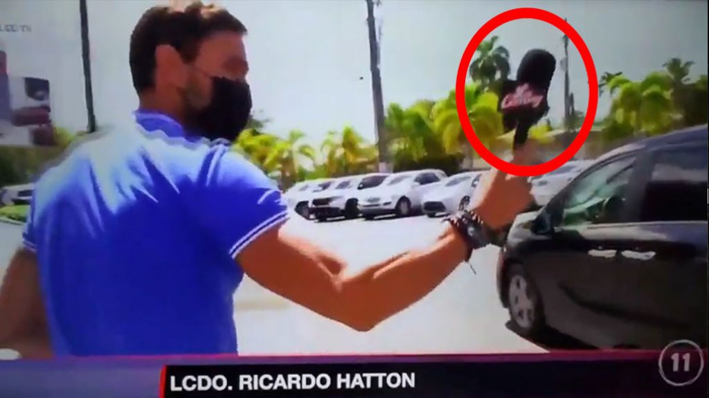  Video: Abogado le quita el micr&oacute;fono al reportero de &ldquo;La Comay&rdquo; y lo tira al piso 